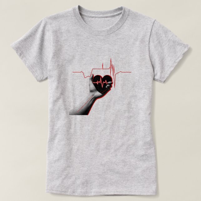 Camiseta Heartbeat Love Design – Hand Holding Heart  (Diseño del anverso)