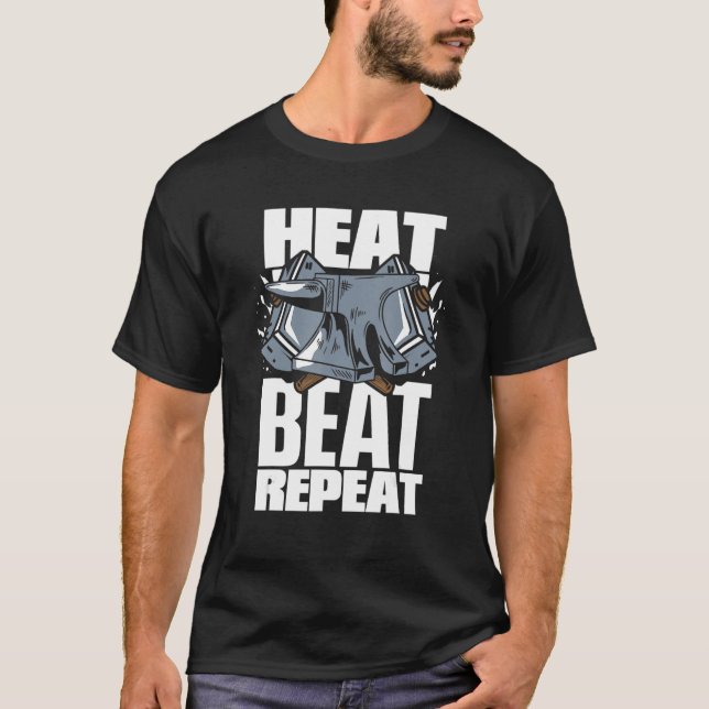 Camiseta Heat Beat Repetir Hobby Leyenda Forging Anvil Blac (Anverso)