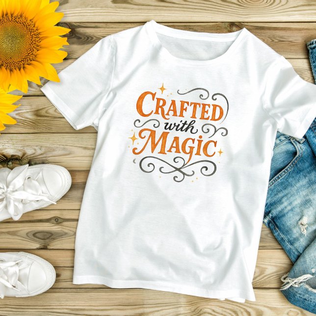 Camiseta Hecho Con Magia Halloween Bruja Divertida (Crafted with Magic, Halloween Witch Pagan Wiccan T-shirt)