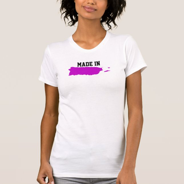 Camiseta Hecho en Puerto Rico. Mapa puertorriqueño rosado (Anverso)