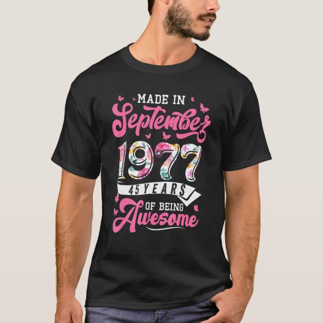 Camiseta Hecho En Septiembre De 1977 Floral 45 Años De Edad (Anverso)