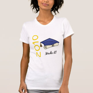 Camiseta Hecho le el casquillo y el diploma de la