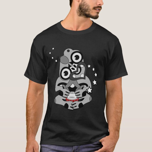 Camiseta Hei Tiki Tambor de Nueva Zelanda (Anverso)