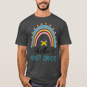 Camiseta hello 1st grade teacher first day back school rain