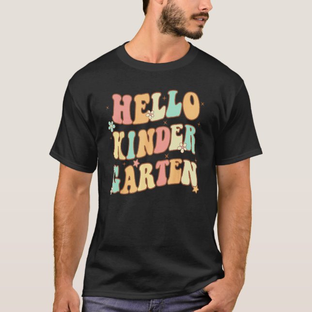 Camiseta Hello Kindergarten Vibes Groovy Retro 1st Day Of S (Anverso)