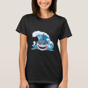 Camiseta hembra de tiburón de la oruga
