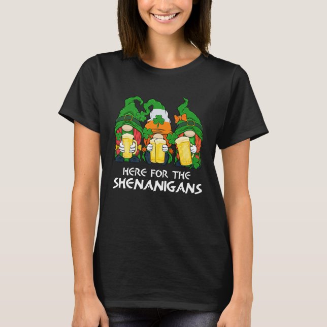 Camiseta Here For The Shenanigans Gnome Beer St Patricks Da (Anverso)