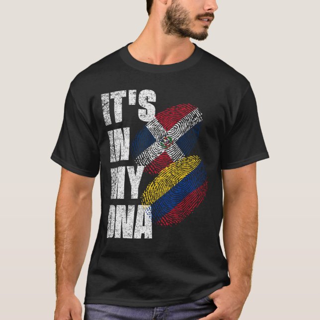 Camiseta Herencia Dominicana Y Colombia De Bandera De ADN M (Anverso)