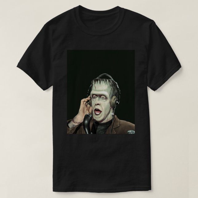 Camiseta Herman Munster at the radio Graphic T-Shirt.png (Diseño del anverso)