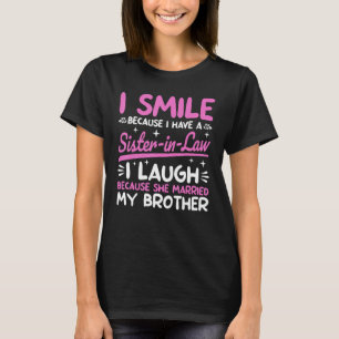 Camiseta Hermana divertida en la ley y el humor familiar de