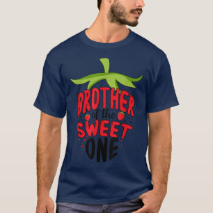 Camiseta Hermano de familia de primer cumpleaños de fresa d
