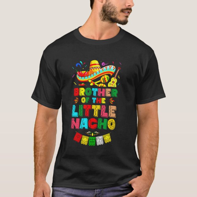 Camiseta Hermano Del Pequeño Nacho Promedio Cinco De Mayo (Anverso)
