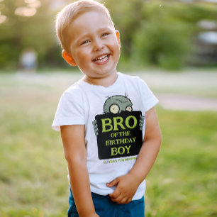 Camiseta Hermano zombi de los monstruos graciosos del niño 