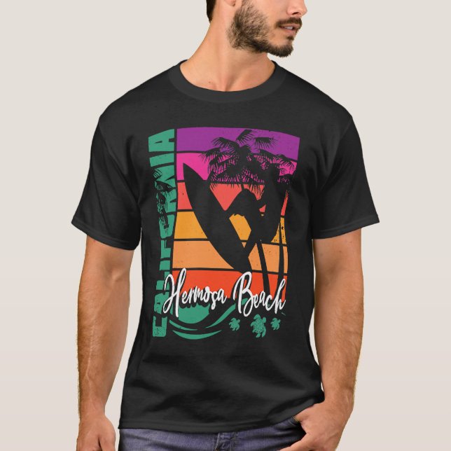 Camiseta Hermosa Beach California Retro Sunset Beach Surfer (Anverso)
