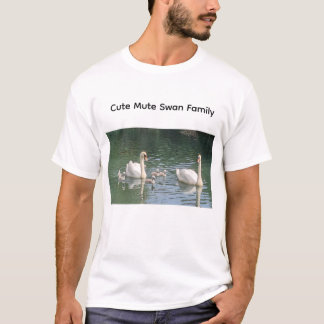 Camiseta Hermosa familia de cisnes mudos