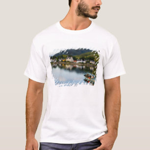 Camiseta Hermosa foto de pequeño pueblo de Dornie con