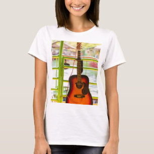 Camiseta Hermosa guitarra acústica