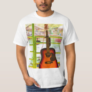Camiseta Hermosa guitarra acústica