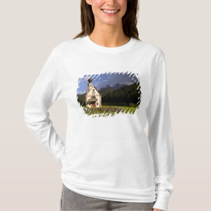Camiseta Hermosa iglesia solitaria y aislada llamada Rainui