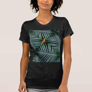 Camiseta Hermosa Mariposa En Una Hoja