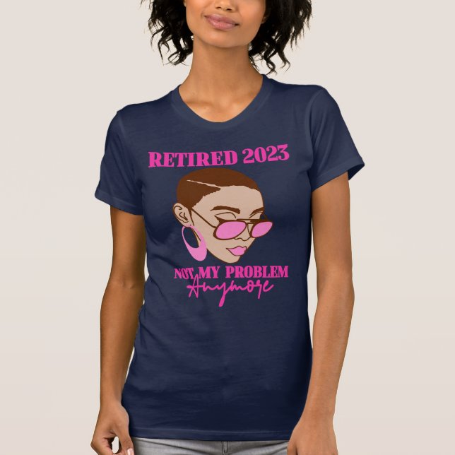Camiseta Hermosa mujer negra con vidrio rosado. (Anverso)
