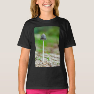 Camiseta Hermosa seta silvestre en un campo otoñal