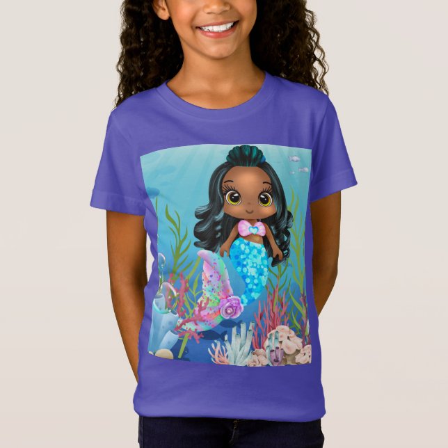 Camiseta Hermosa sirena negra jugando en el mar (Anverso)