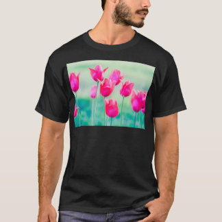 Camiseta Hermosas Flores De Tulipanes De Primavera Creciend
