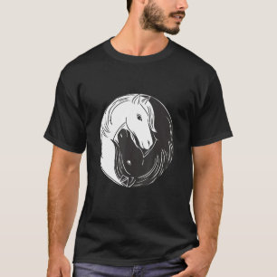 Camiseta Hermoso caballo montando a caballo en Ying Yang