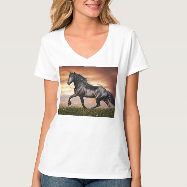 Camiseta Hermoso caballo negro (Anverso)