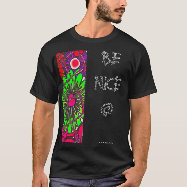Camiseta Hermoso diseño de patrones florales sorprendentes (Anverso)