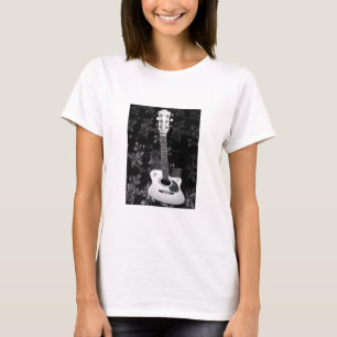 Camiseta Hermoso Motivo Africano en Escala de Grises de Gui