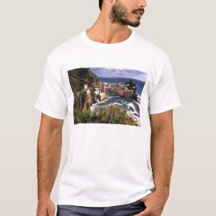 Camiseta Hermoso pueblo de Vernazza en las Cinque