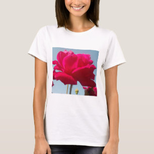 Camiseta Hermoso Rosa Celestial: Rojo contra Azul