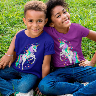 Camiseta Hermoso Unicornio Arcoíris Encabritado Estrellas F
