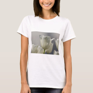Camiseta Hermosos Tulipanes Blancos de Primavera