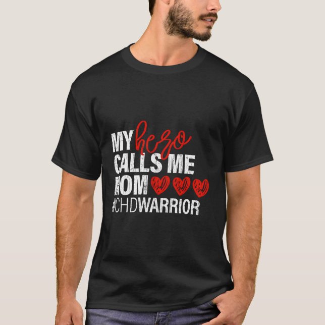 Camiseta Hero Me Llama Mamá Niño Congénita Y Defecto Feliz (Anverso)
