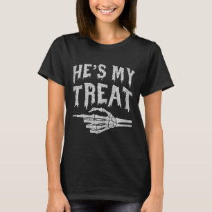 Camiseta Hes My Tret Skeleton Matching Couple Halloween Co