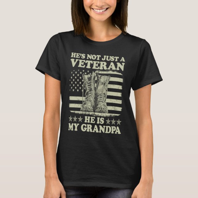 Camiseta He's Not Just A Veteran He Is My Grandpa Veterans  (Anverso)