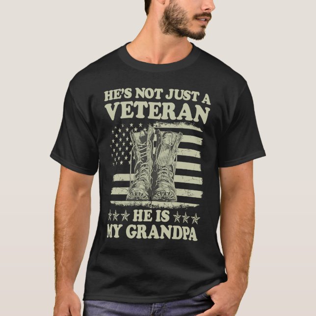Camiseta He's Not Just A Veteran He Is My Grandpa Veterans  (Anverso)
