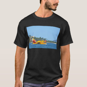 Camiseta Hidroavión en taxi sobre el agua.