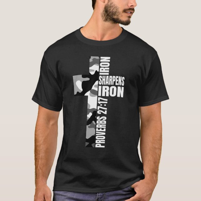 Camiseta Hierro de Camo Blanco Sharpens Iron Christian Vers (Anverso)
