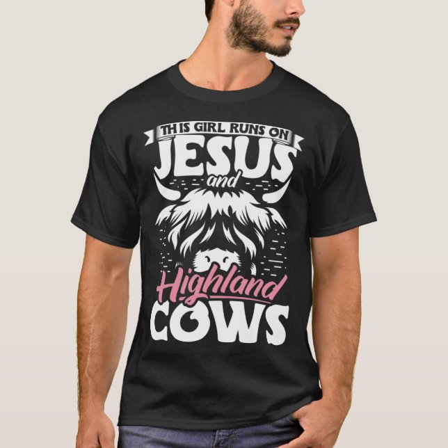 Camiseta Highland Cattle This Girl Runs On Jesus And Highla (Anverso)