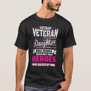 Camiseta Hija de veterano de Vietnam criada por mi héroe ve