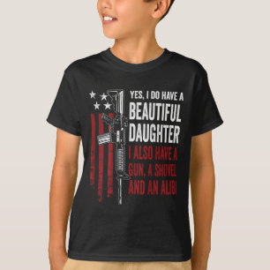 Camiseta Hija Pistola Pala Coartada - Chiste de Mamá Papá A