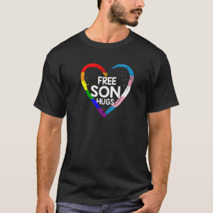 Camiseta Hijo Libre Abraza Lgbt Q Arcoiris Y Bandera Transg