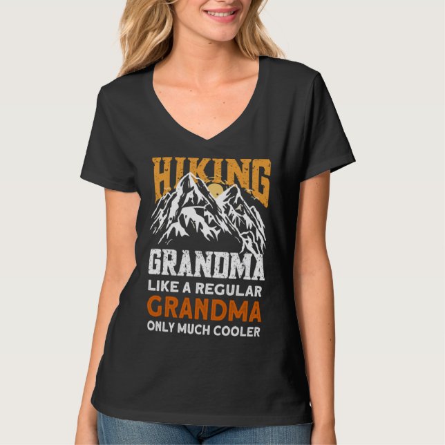 Camiseta Hiking Grandma  Hikers Hike Hiking (Anverso)
