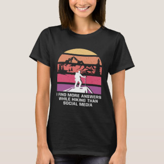 Camiseta Hiking than Social Media Introvert Hiker Antisocia