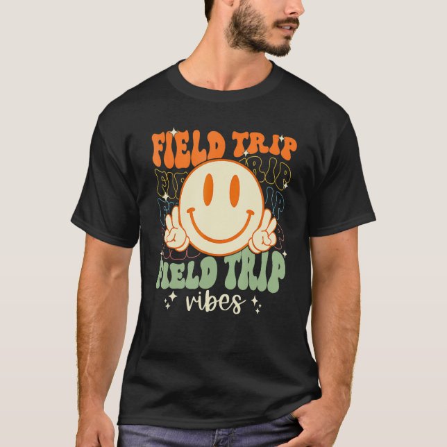 Camiseta Hippie Face Field Trip Vibes Retro Groovy Field Da (Anverso)