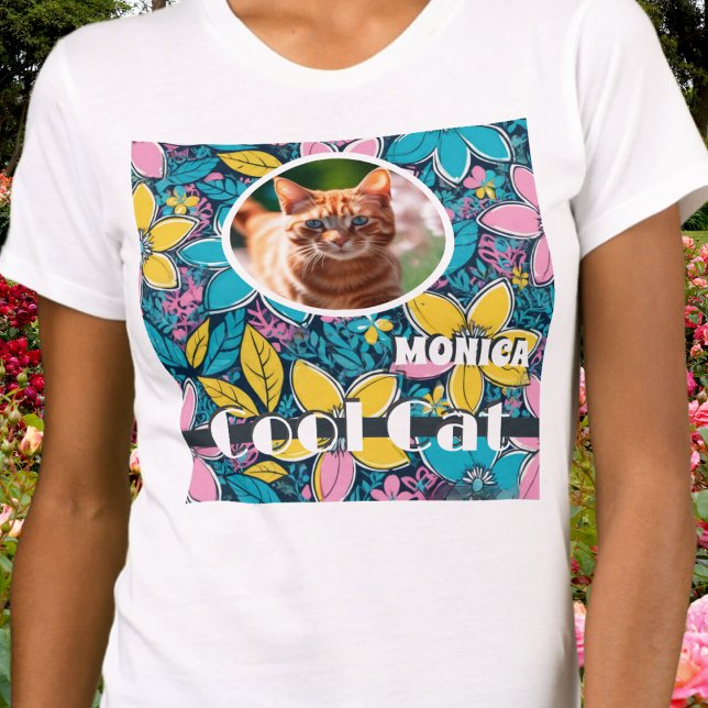 Camiseta Hippie Retro Flores Groovy Mascota de Guay (A groovy floral t-shirt to celebrate your Cool Cat, with photo of your pet and their name)
